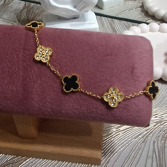 Glam Clover Elegance Bracelet